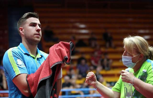 还在防守端 还在防守端