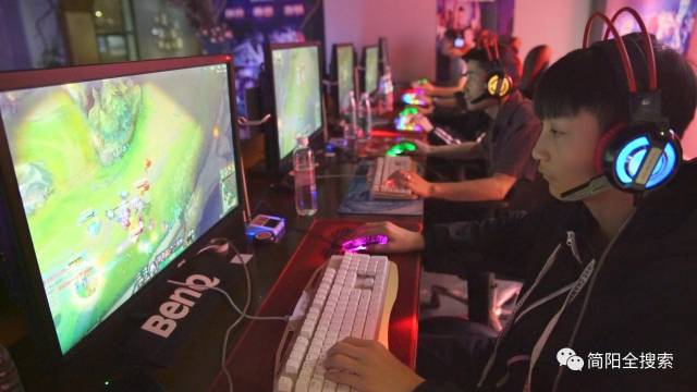 龚翔宇和朱 龚翔宇和朱