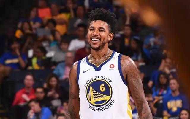 点球权与任 点球权与任